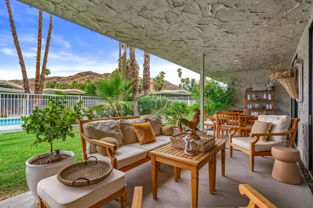 2162 S La Paz Way Palm Springs, CA 92264