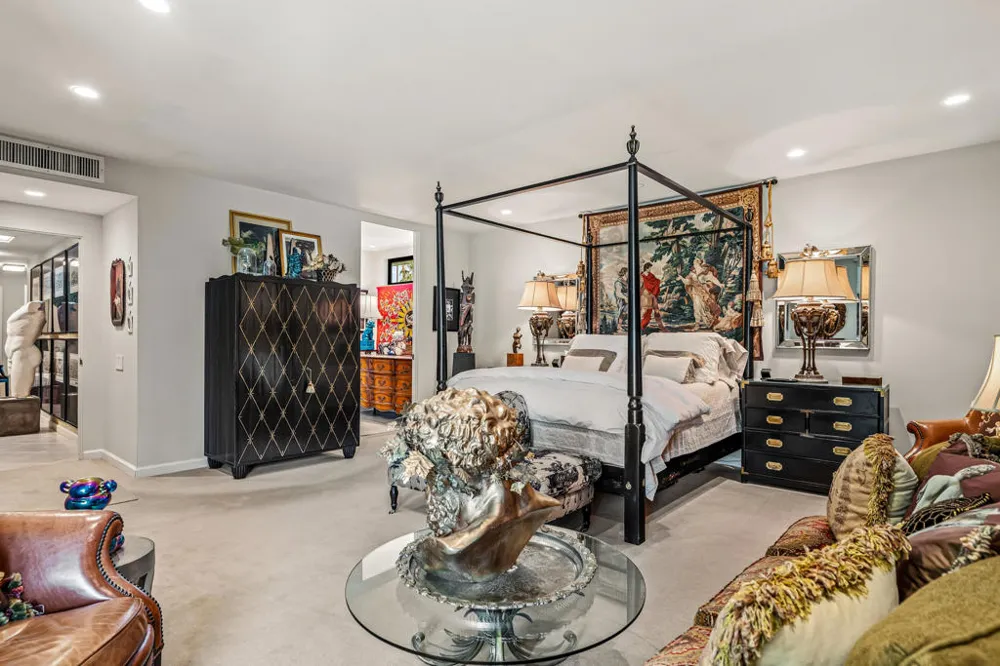 2162 S La Paz Way Palm Springs, CA 92264