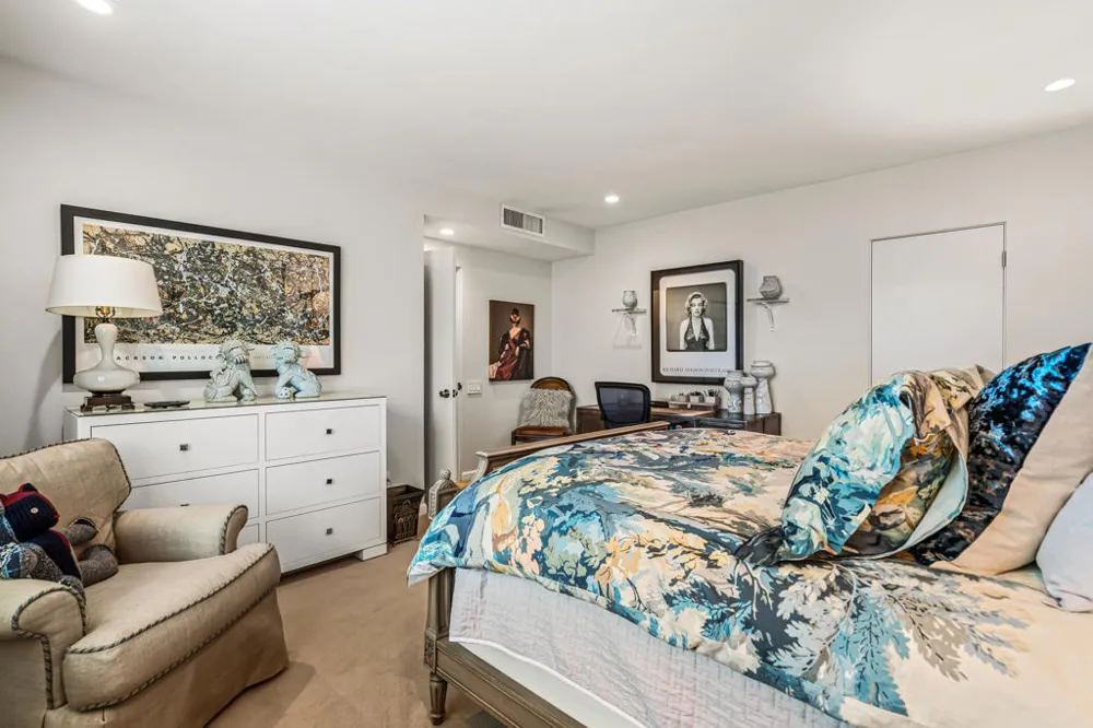 2162 S La Paz Way Palm Springs, CA 92264