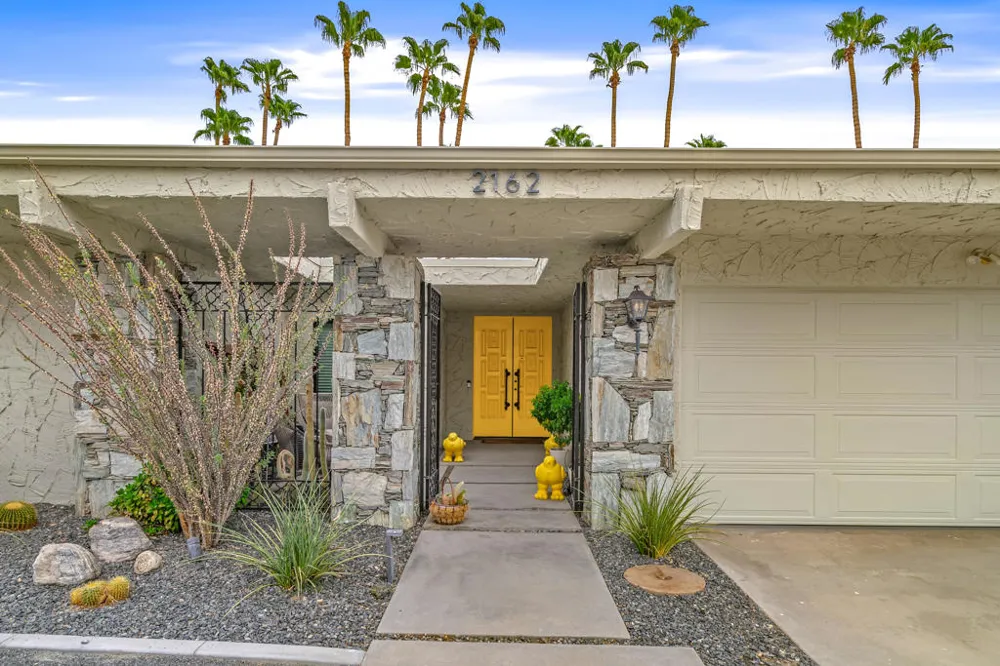 2162 S La Paz Way Palm Springs, CA 92264
