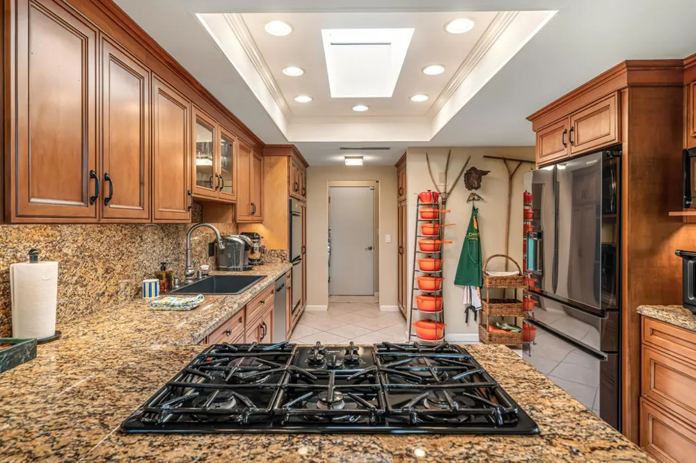 2162 S La Paz Way Palm Springs, CA 92264