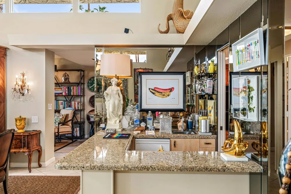 2162 S La Paz Way Palm Springs, CA 92264