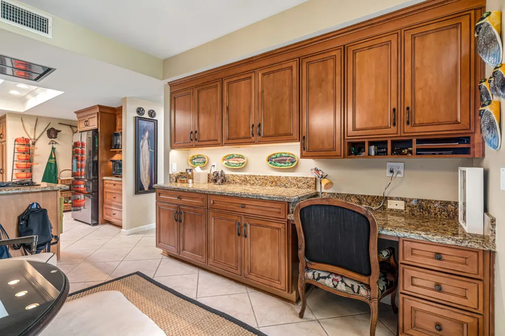 2162 S La Paz Way Palm Springs, CA 92264