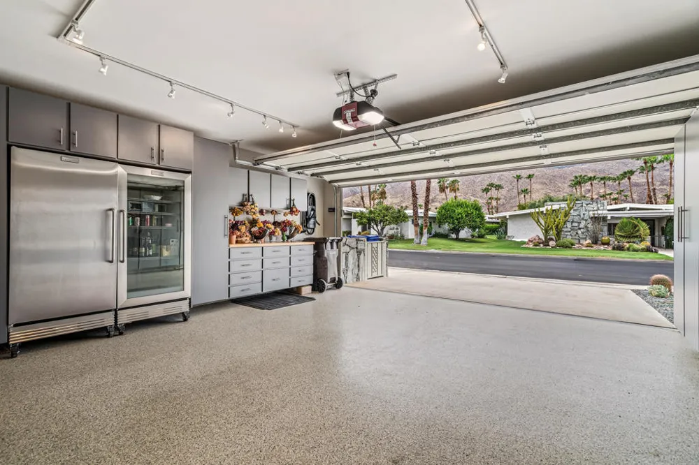 2162 S La Paz Way Palm Springs, CA 92264
