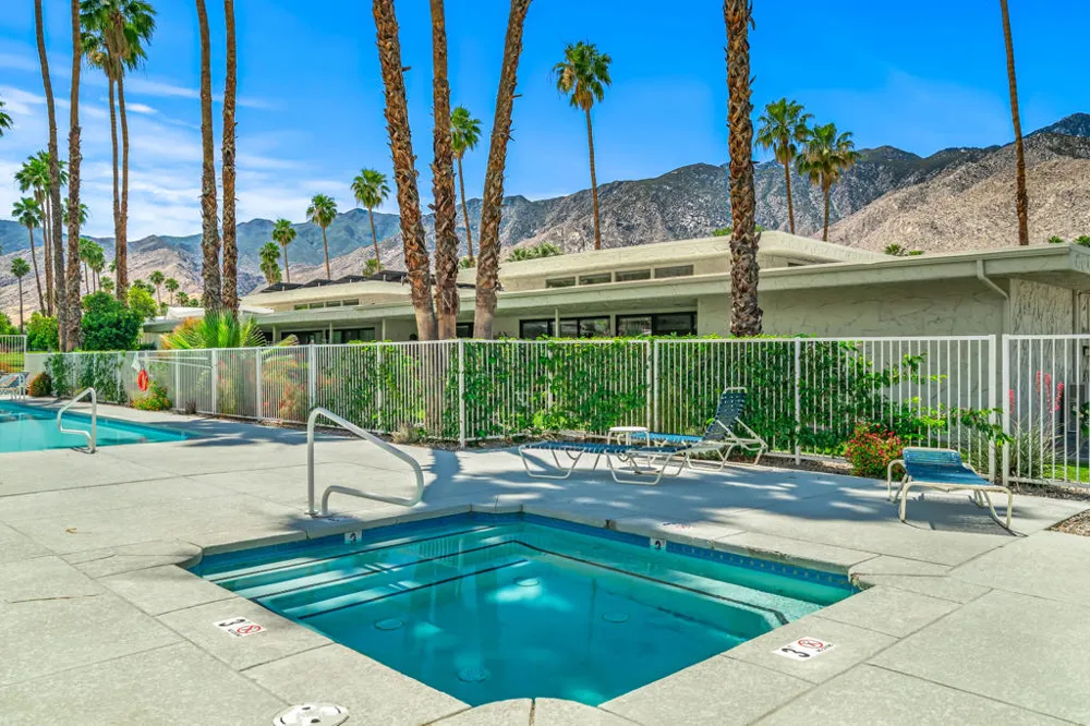2162 S La Paz Way Palm Springs, CA 92264