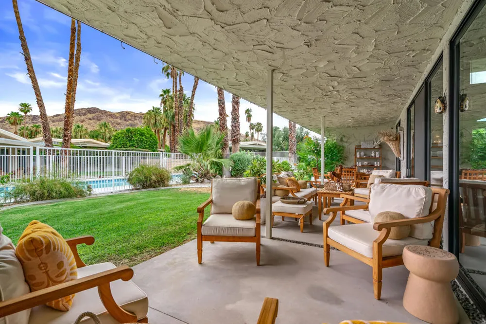 2162 S La Paz Way Palm Springs, CA 92264