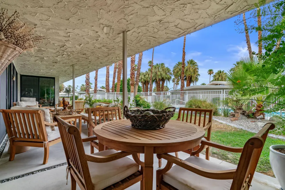 2162 S La Paz Way Palm Springs, CA 92264