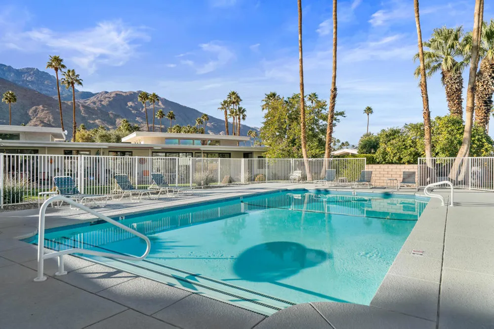 2162 S La Paz Way Palm Springs, CA 92264