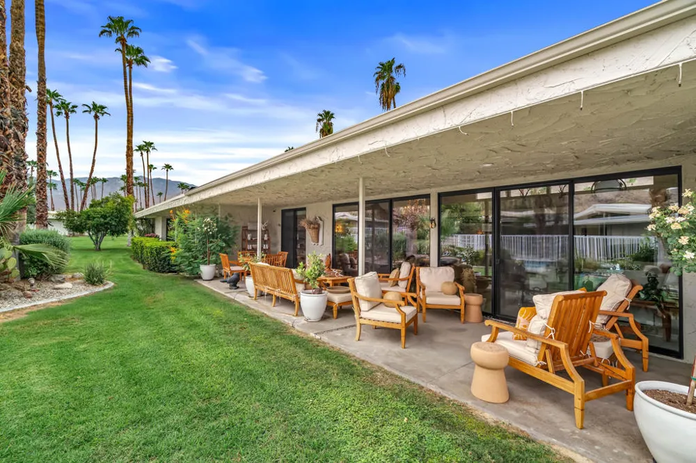 2162 S La Paz Way Palm Springs, CA 92264