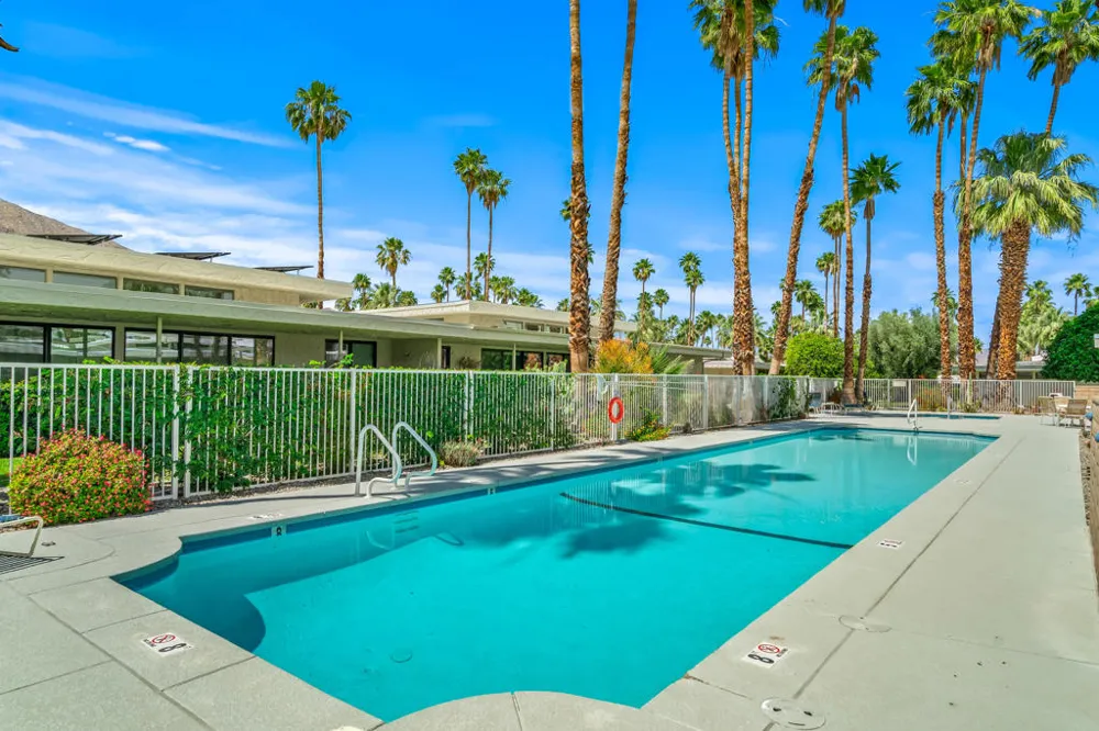2162 S La Paz Way Palm Springs, CA 92264