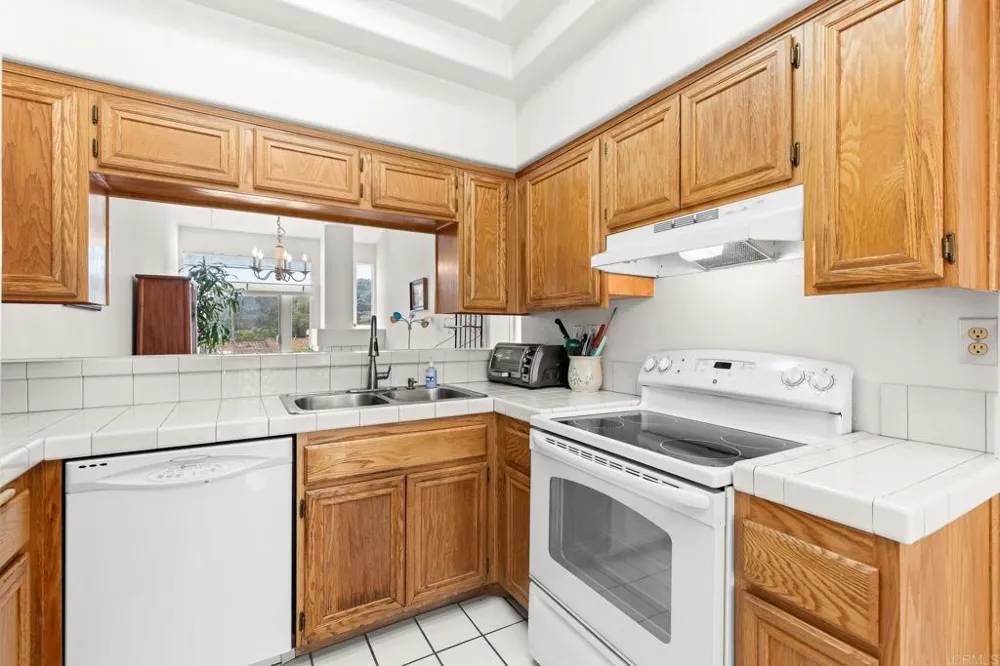 29665 Castle Creek Ln Escondido, CA 92026
