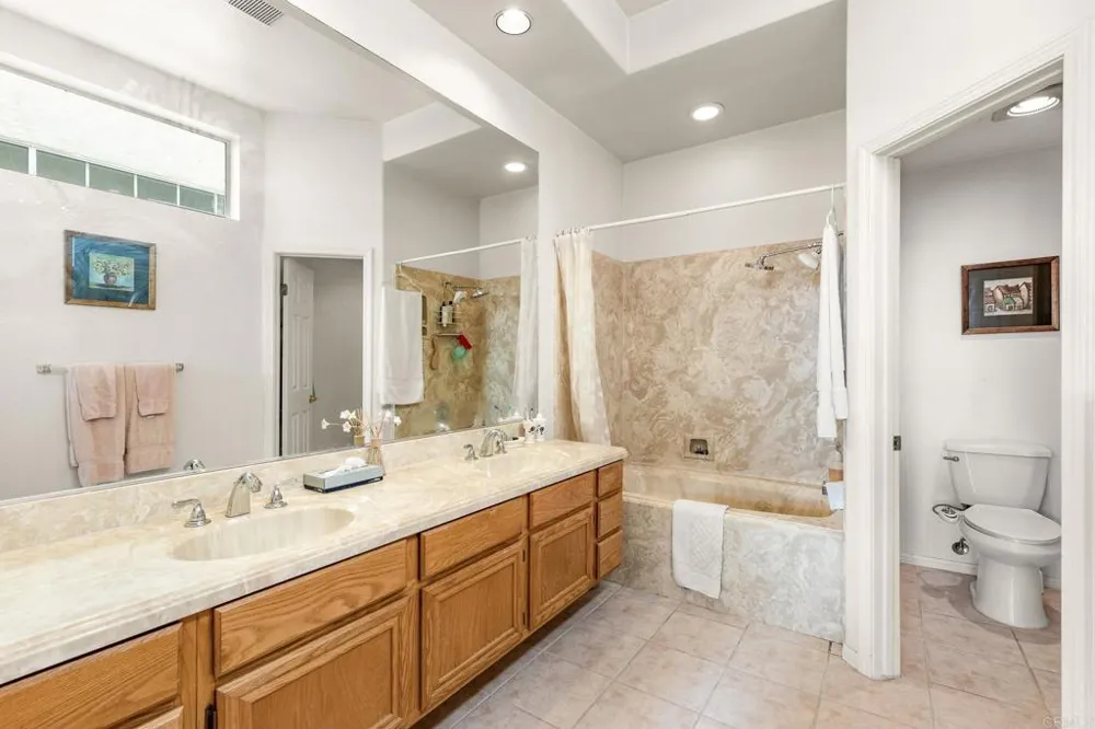 29665 Castle Creek Ln Escondido, CA 92026