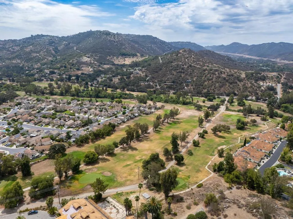29665 Castle Creek Ln Escondido, CA 92026