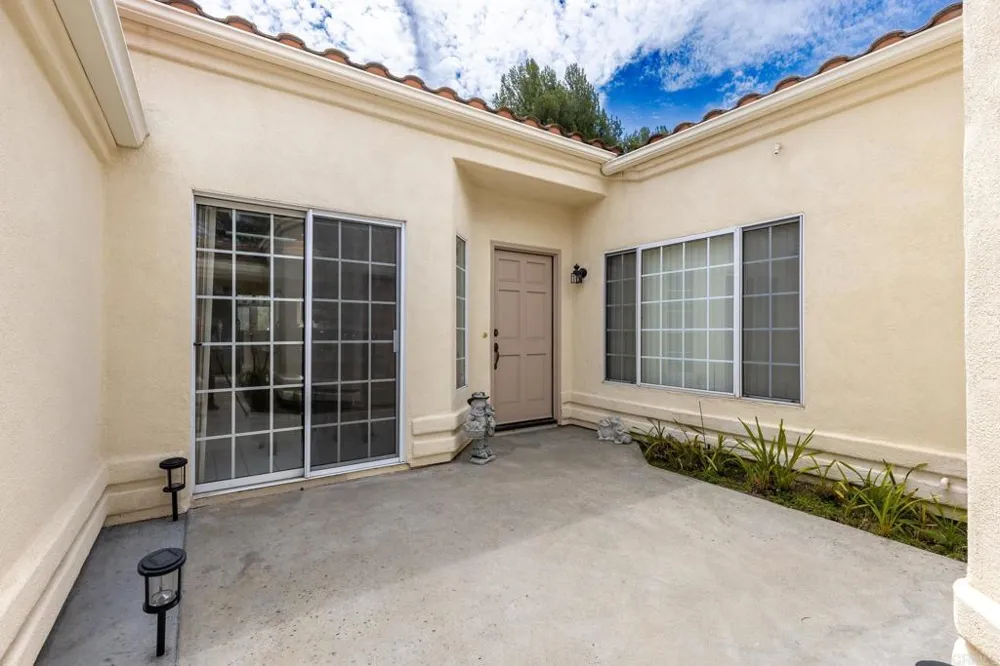 29665 Castle Creek Ln Escondido, CA 92026