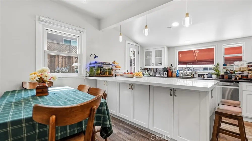 7276 Summitrose Street Tujunga, CA 91042