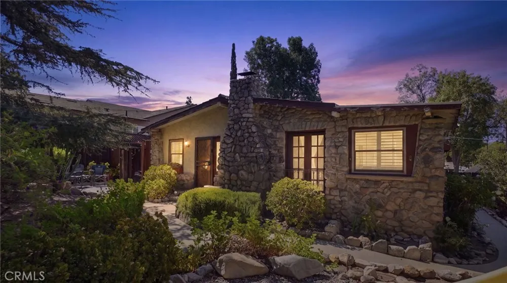 7276 Summitrose Street Tujunga, CA 91042