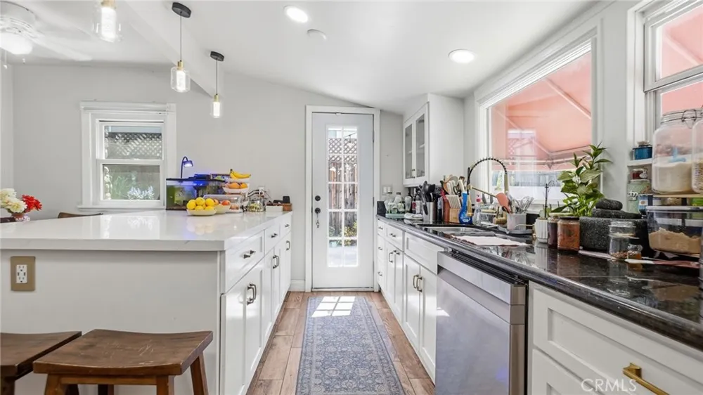 7276 Summitrose Street Tujunga, CA 91042