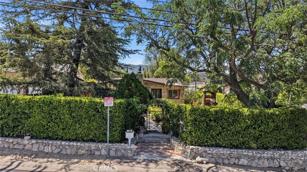 7276 Summitrose Street Tujunga, CA 91042