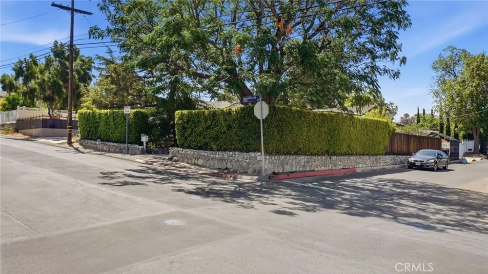 7276 Summitrose Street Tujunga, CA 91042