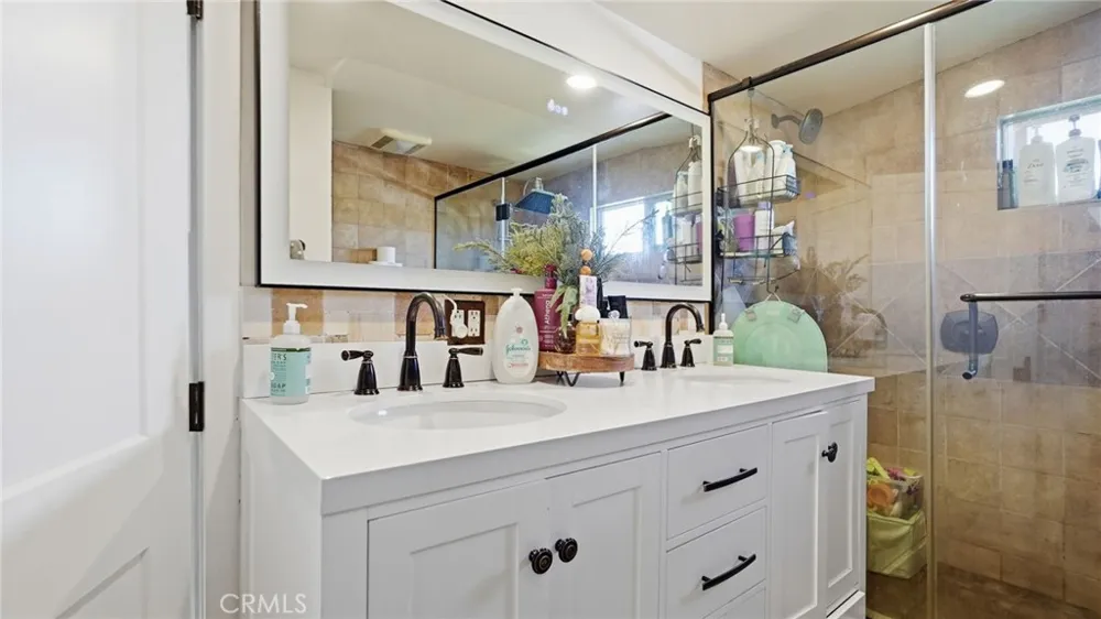 7276 Summitrose Street Tujunga, CA 91042