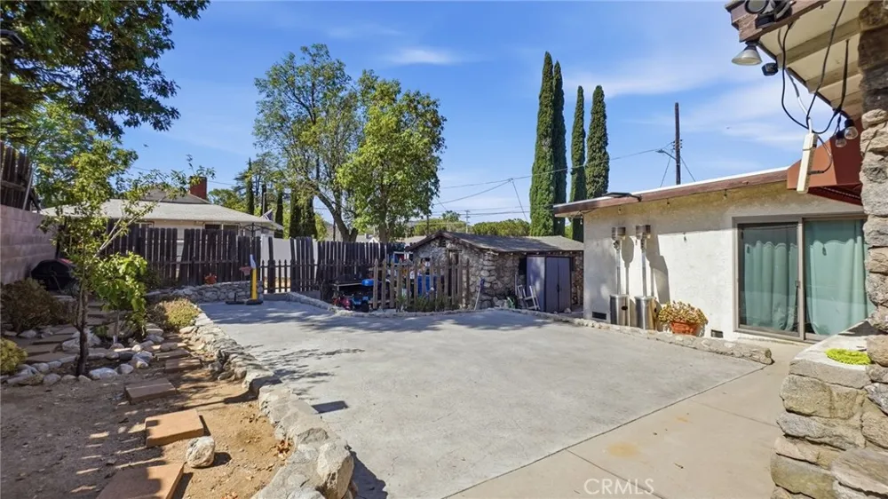 7276 Summitrose Street Tujunga, CA 91042