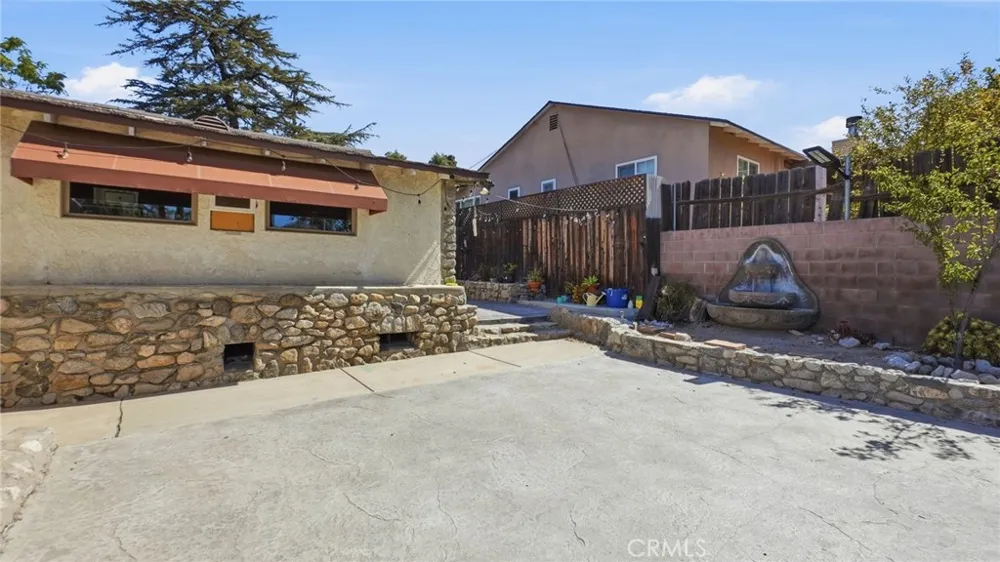 7276 Summitrose Street Tujunga, CA 91042