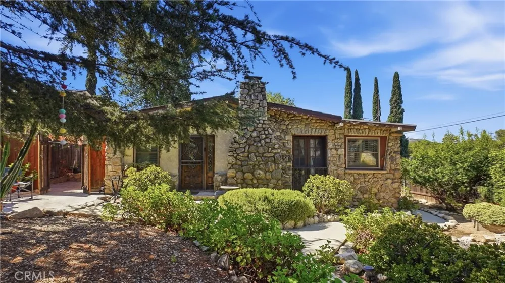 7276 Summitrose Street Tujunga, CA 91042