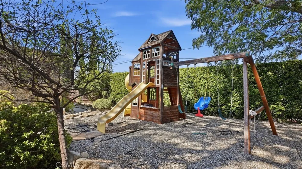 7276 Summitrose Street Tujunga, CA 91042
