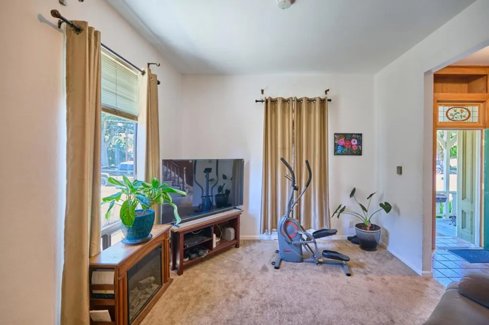 849 Monterey Street Hollister, CA 95023