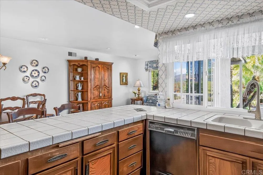 1600 Swallow Drive El Cajon, CA 92020