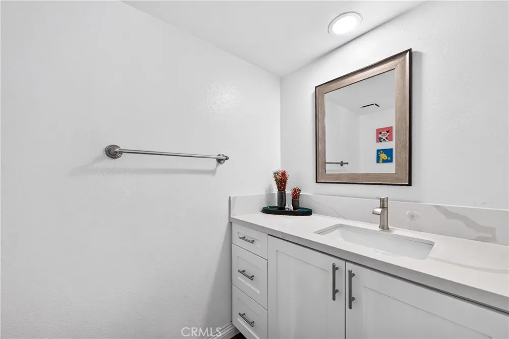 16119 Ridgeview Lane La Mirada, CA 90638