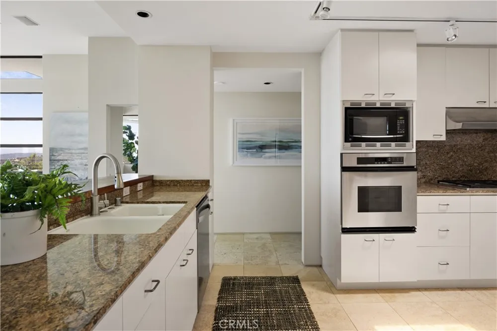1505 Skyline Drive Laguna Beach, CA 92651