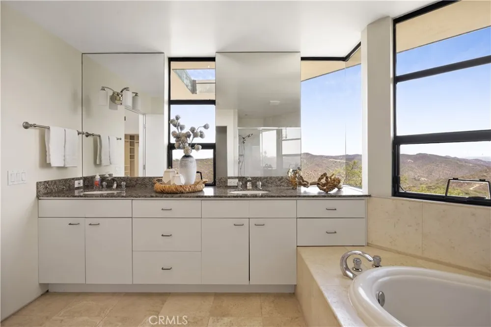 1505 Skyline Drive Laguna Beach, CA 92651