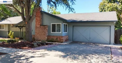 921 Rock Ave