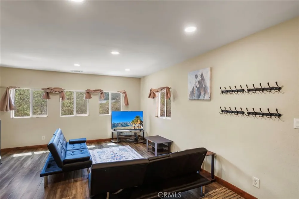 29251 Lake Brook Cedar Glen, CA 92321
