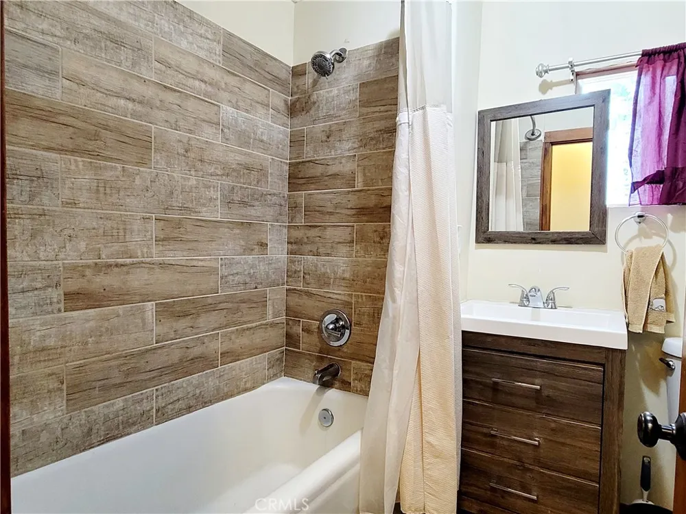 29251 Lake Brook Cedar Glen, CA 92321