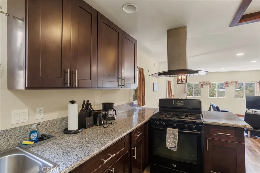 29251 Lake Brook Cedar Glen, CA 92321
