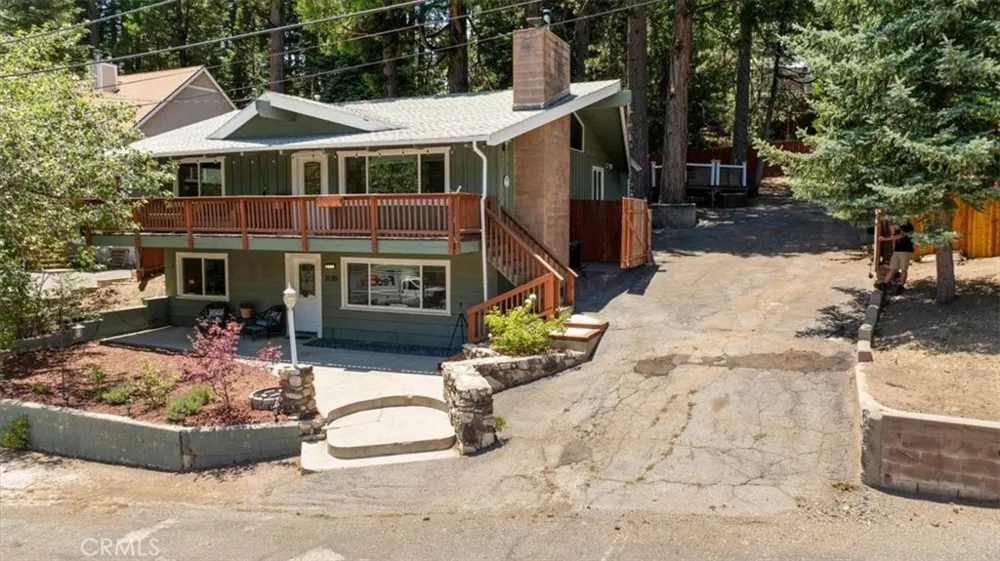 2170 Spring Oak Running Springs, CA 92382