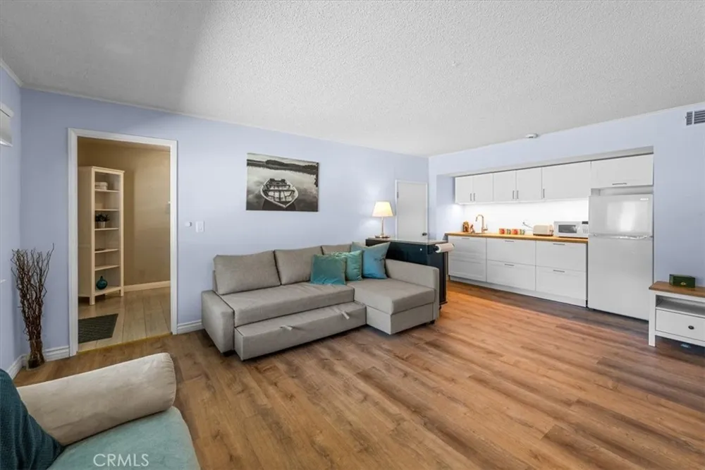 2170 Spring Oak Running Springs, CA 92382