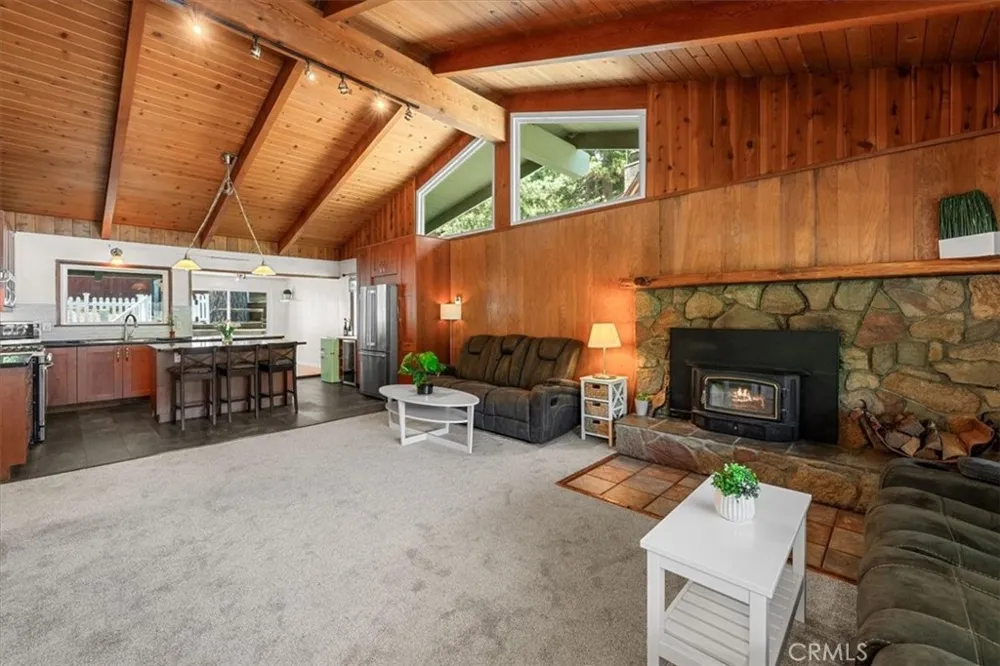 2170 Spring Oak Running Springs, CA 92382