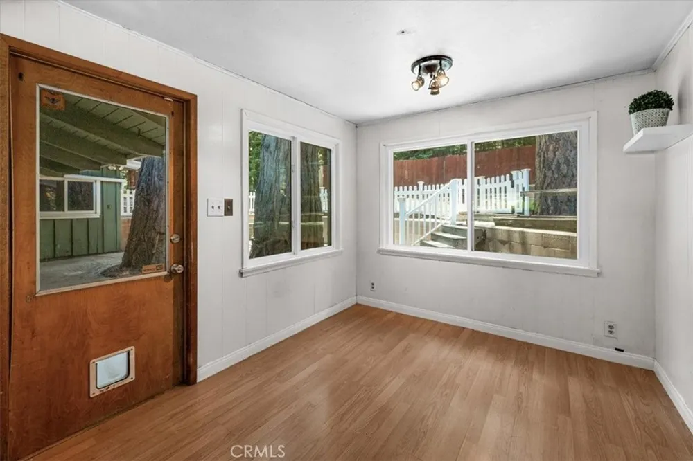 2170 Spring Oak Running Springs, CA 92382