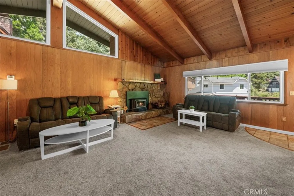 2170 Spring Oak Running Springs, CA 92382