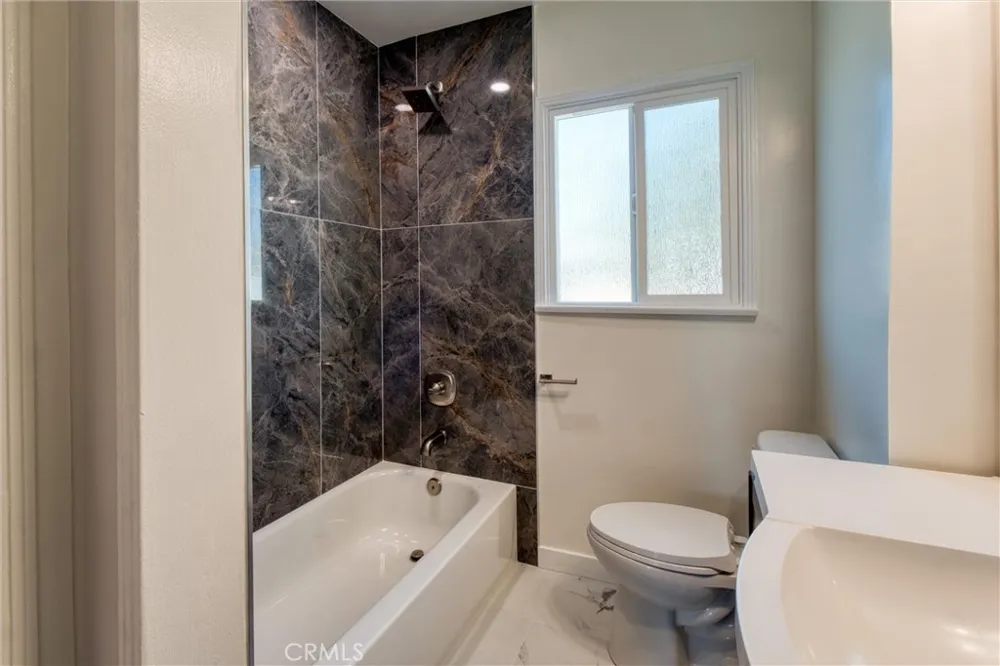 8237 Arnett Downey, CA 90241