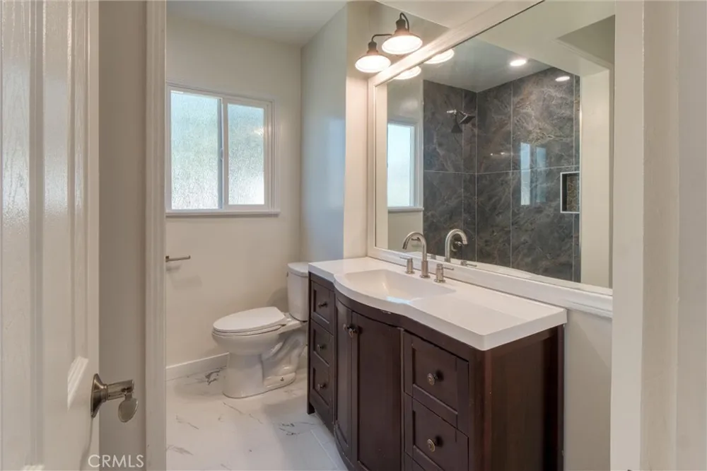 8237 Arnett Downey, CA 90241