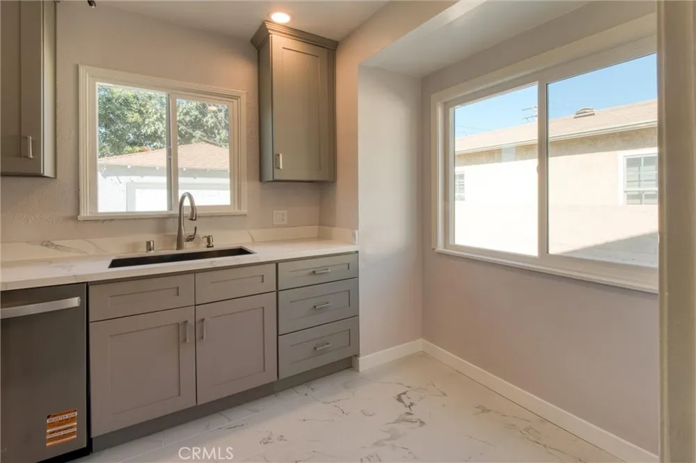 8237 Arnett Downey, CA 90241
