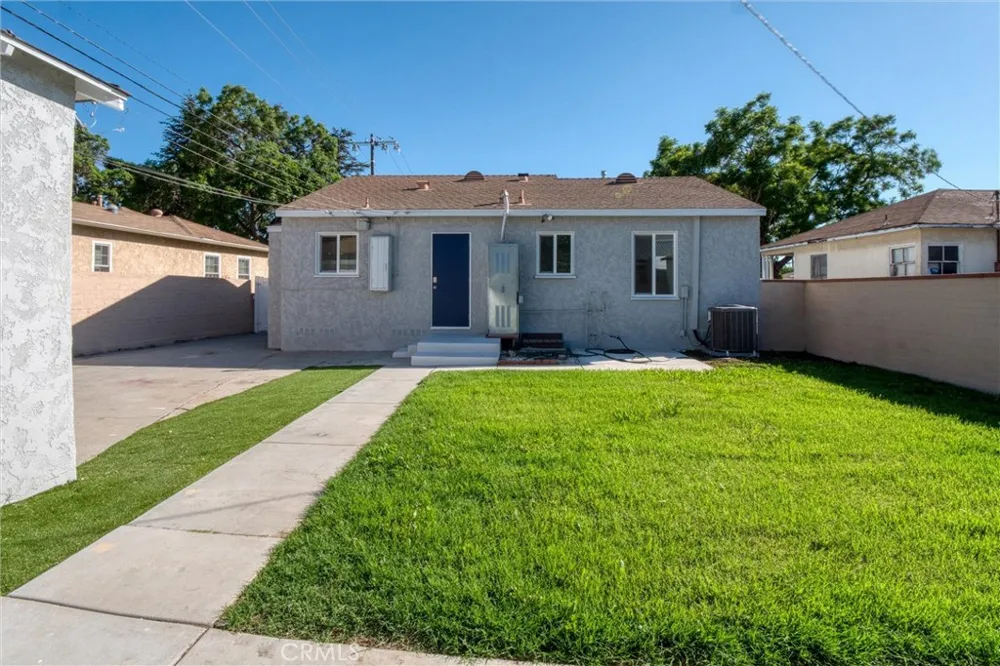 8237 Arnett Downey, CA 90241