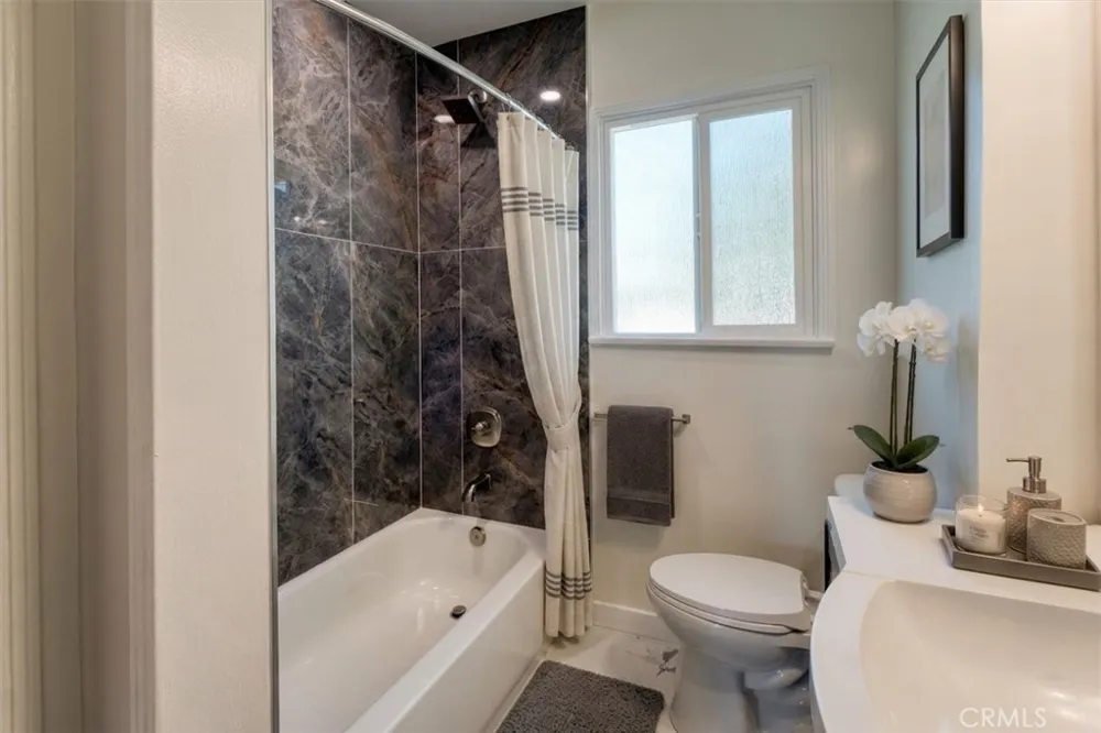 8237 Arnett Downey, CA 90241