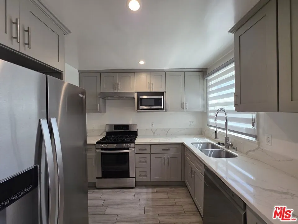 102 Gaviota Avenue #106 Long Beach, CA 90802