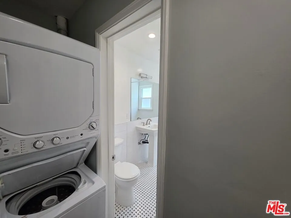 102 Gaviota Avenue #106 Long Beach, CA 90802