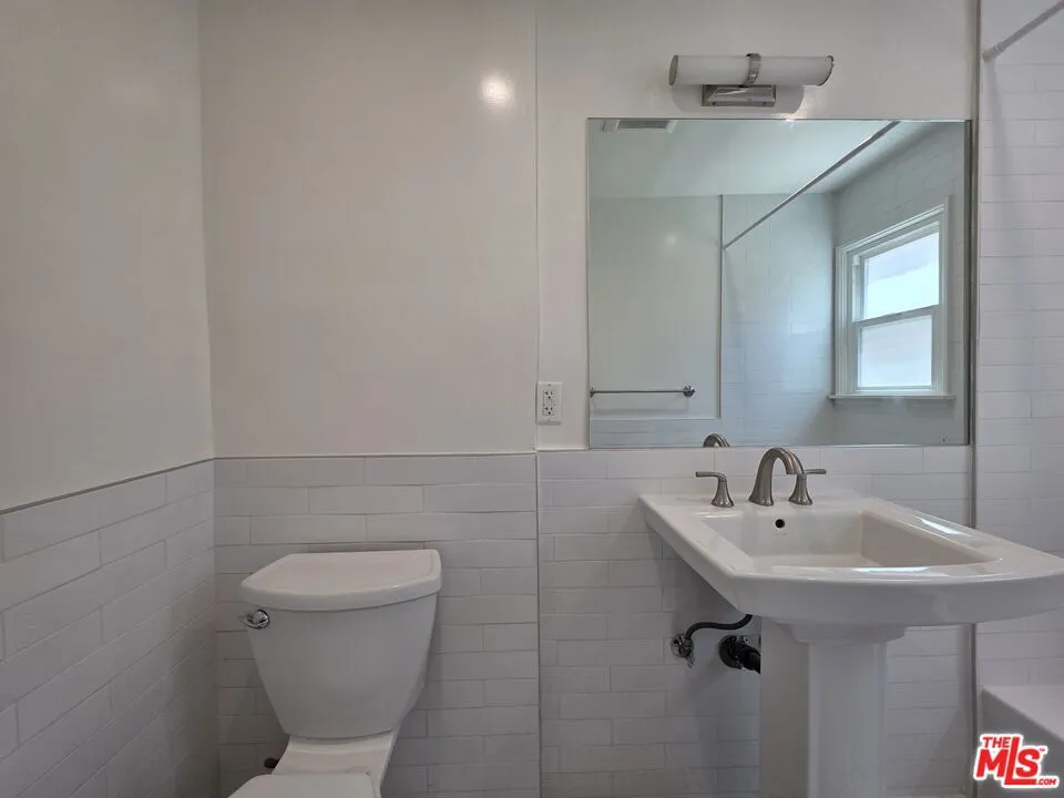 102 Gaviota Avenue #106 Long Beach, CA 90802